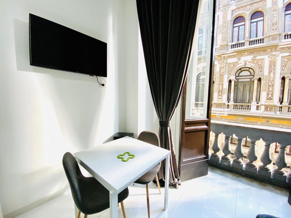 The Flats Apartments เนเปิลส์ ภายนอก รูปภาพ